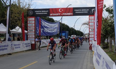 Türkiye Kupası 3. Etap Puanlı Yol Yarışları Balıkesir'de Gerçekleşti