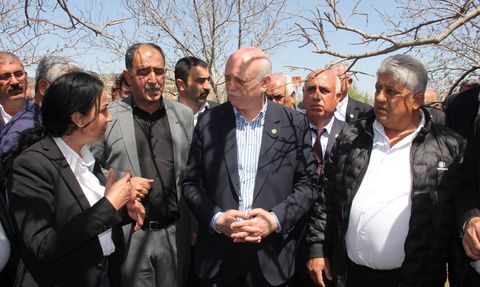 TZOB Başkanı Şemsi Bayraktar, Adıyaman'da Zirai Donu İnceledi