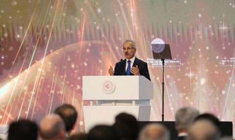 Ulaştırma Bakanı Uraloğlu, Antalya Havalimanı'nın Yeni Kapasitesini Açıkladı