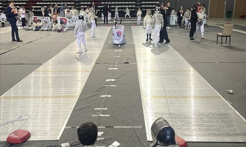 Uluslararası Eskrim Çocuk Kupası Antalya'da Başladı