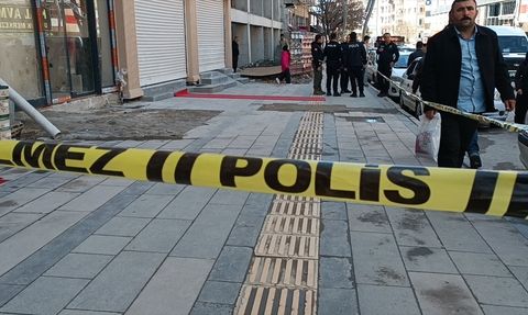 Van'da Giyim Mağazasına Silahlı Saldırı