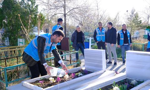 Van'da Şehitler Haftası'na Özel Temizlik Çalışması