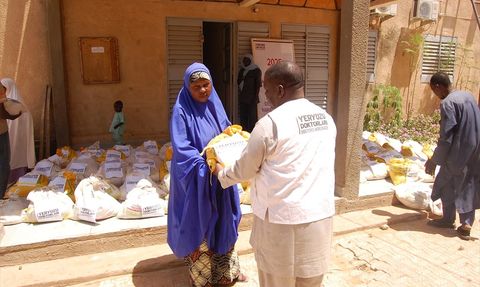 Yeryüzü Doktorları Derneği'nin Ramazan Gıda Desteği