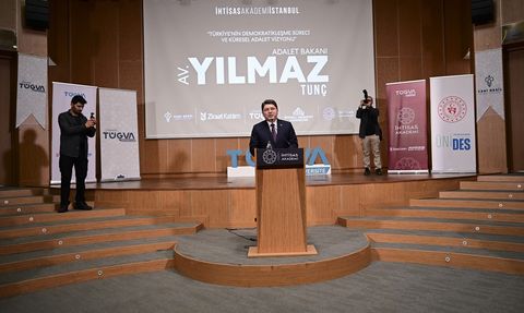 Yılmaz Tunç, Yeni Anayasa Hedefini Vurguladı