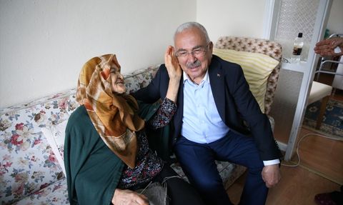 110 Yaşında Mutluluğun Sırrı: Hayriye Nine Anneler Günü Kutlaması