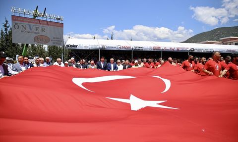 3. Mustafa Kiremitli Yağlı Güreşleri'nde Feyzullah Aktürk'ün Zaferi