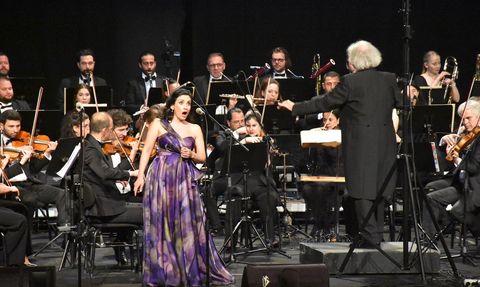 Adana'da Beta Enerji Filarmoni Orkestrası Etkileyici Bir Konser Verdi