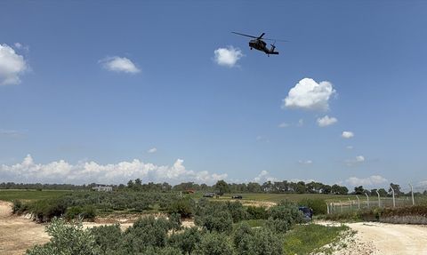 Adana'da Jandarma Cayrokopteri Zorunlu İniş Yaptı
