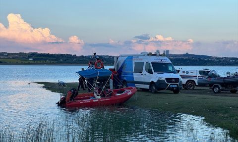 Adana'da Seyhan Baraj Gölü'nde Kaybolan Genç İçin Arama Çalışmaları Devam Ediyor