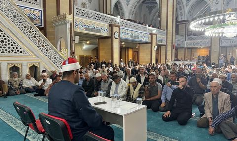 Adana'da Uluslararası Kur'an-ı Kerim Yarışması Birincileri Buluştu