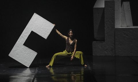 ADOB Modern Dans Topluluğu'ndan 'Ambivalans' Dünya Prömiyeri