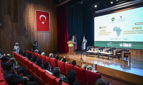 Afrika ve Çağdaş Zorluklara Afrikalı Çözümler Paneli İstanbul'da Gerçekleşti