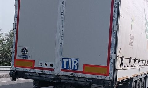 Afyonkarahisar'da Otomobil Kazası: 1 Ölü, 4 Yaralı