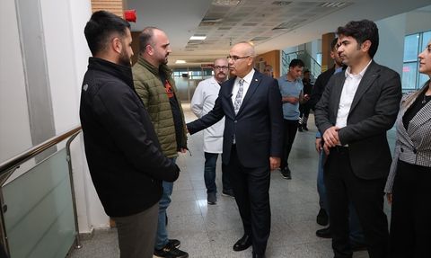 Ağrı Valisi Koç, Hastane İncelemelerinde Bulundu