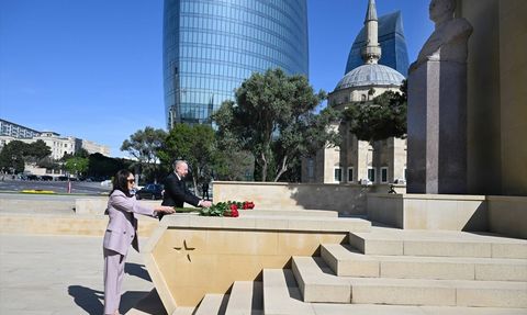 Aliyev, 2. Dünya Savaşı'nda Hayatını Kaybeden Azerbaycanlıları Andı