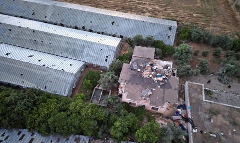 Antalya'da Hortum Felaketi: Evler ve Seralar Zarar Gördü