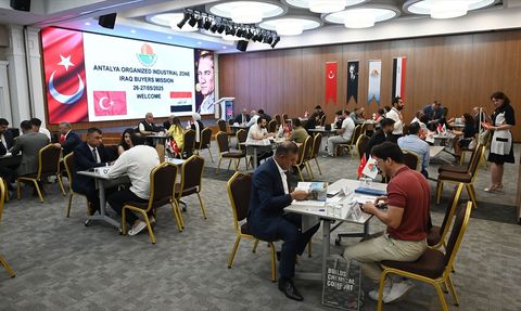 Antalya'da Iraklı İş İnsanları ile Sanayiciler Buluştu