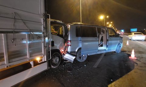 Antalya'da Zincirleme Trafik Kazası: 3 Yaralı
