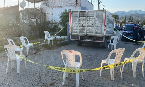 Aydın'da Park Halindeki Kamyonetten Düşen Çocuk Hayatını Kaybetti