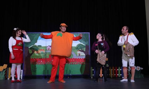 Bafra'da 'Portakal Çocuk' Tiyatrosu Sahnelendi