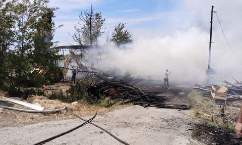 Balıkesir'de Kereste Deposunda Yangın Kontrol Altına Alındı