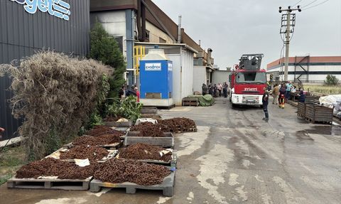 Balıkesir'deki Zincir Üretim Fabrikasında Yangın Kontrol Altına Alındı