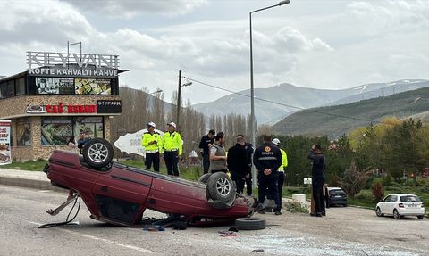 Bayburt'ta Trafik Kazası: 4 Yaralı