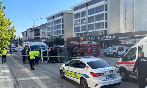 Bursa'da Polis Aracının Devrilmesi Sonucu 5 Kişi Yaralandı