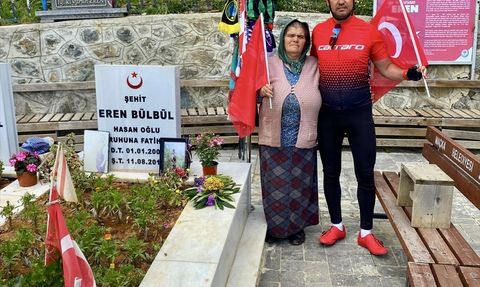 Çanakkale'den Trabzon'a Bisikletle Ulaşan Murat Tecimen Eren Bülbül'ü Ziyaret Etti