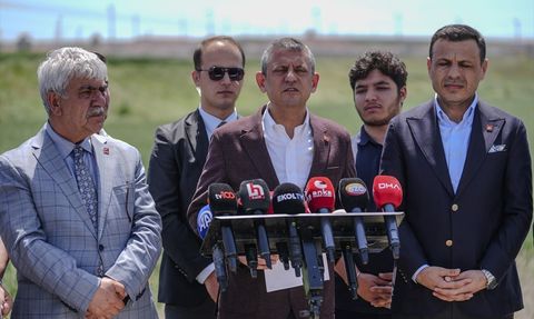 CHP Genel Başkanı Özgür Özel, Ekrem İmamoğlu'na Destekte Bulundu