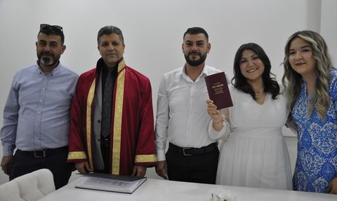 Çiftler Özel Tarihte Evlendi: 05.05.2025