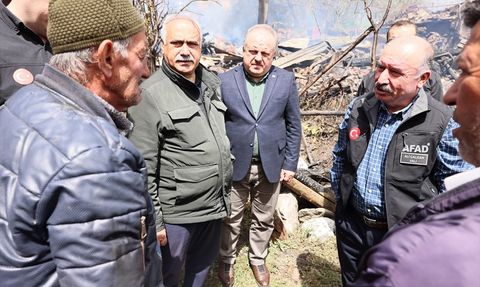 Çorum Valisi Çalgan'dan Hacıhalil Köyü Yangınına Ziyaret