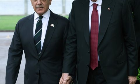 Cumhurbaşkanı Erdoğan, Pakistan Başbakanı Şahbaz Şerif ile Görüştü