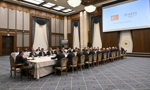 Cumhurbaşkanı Yardımcısı Yılmaz Metal Sektör Temsilcileriyle Buluştu