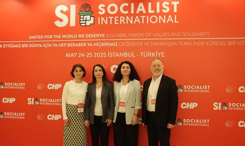 DEM Parti Eş Genel Başkanı Hatimoğulları, Sosyalist Enternasyonal Konsey Toplantısı'nda Küresel Sorunlara Dikkat Çekti