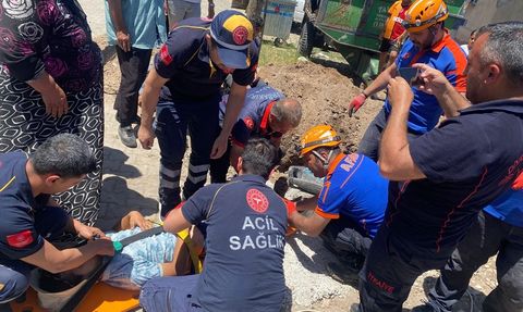 Diyarbakır'da Çukurda Sıkışan Çocuk Kurtarıldı