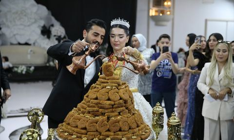 Diyarbakır'da Geleneksel Düğün: Pasta Yerine Burma Kadayıf