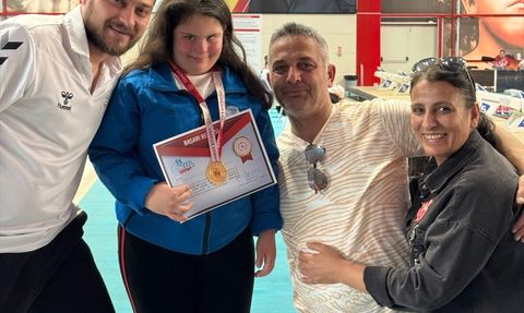 Down Sendromlu Masal Çelik'in Yüzme Şampiyonluğu ve Milli Forma Hayali