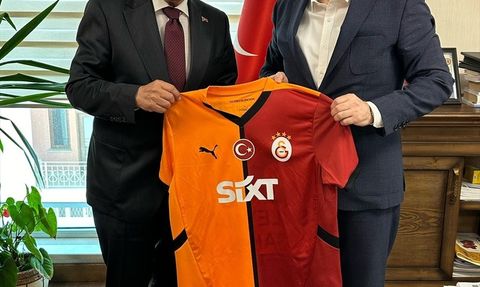 Dursun Özbek, Süleyman Şahin'e Hayırlı Olsun Ziyareti Gerçekleştirdi