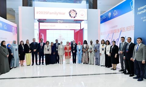 Emine Erdoğan Uluslararası Aile Forumu'nu Ziyaret Etti