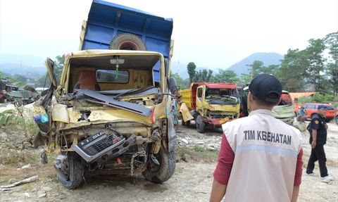 Endonezya'da Taş Ocağı Çökmesi: 14 Kişi Hayatını Kaybetti