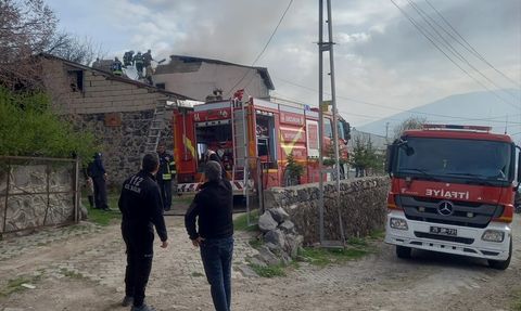 Erzurum'da Müstakil Evde Yangın