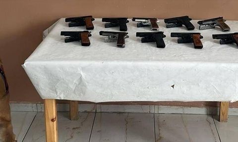 Erzurum'da Yapılan Operasyonda 10 Ruhsatsız Tabanca Ele Geçirildi