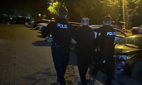 Esenyurt'ta Baba Oğlunu Vurarak Yaraladı
