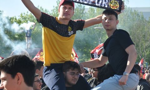 Eskişehirspor Profesyonel Lige Dönüşünü Kutladı