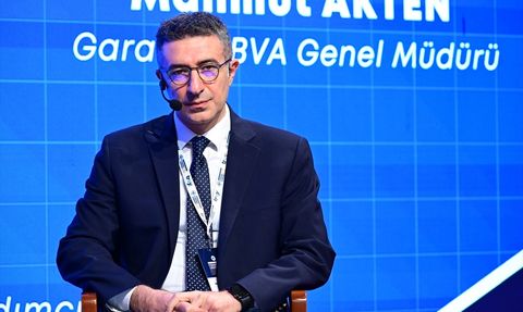 Finans Zirvesi 2025: Belirsizlik ve Bankacılık Üzerine Tartışmalar