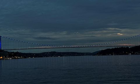 FSM Köprüsü Engelliler Haftası İçin Mavi Renkle Aydınlatıldı