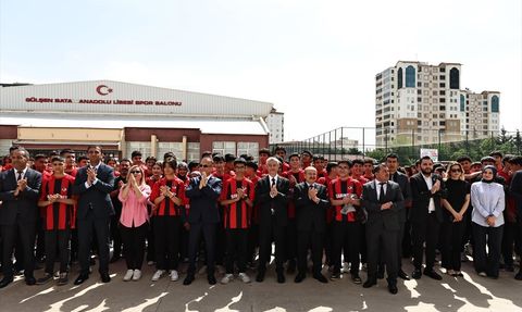 Gaziantep FK, 160 Bin Forma ile Öğrencilerin Yanında