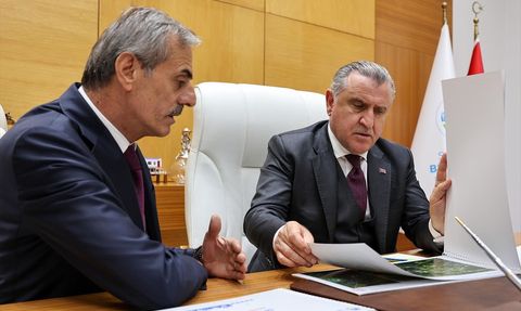 Gençlik ve Spor Bakanı Sakarya'da Müjde Verdi