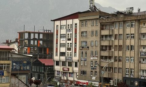 Hakkari'de Şiddetli Rüzgar Çatı Hasarına Neden Oldu